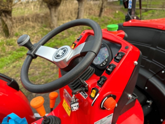 Afbeeldingen van Carraro Kniktractor SX 7800S