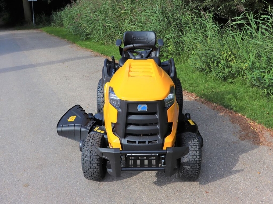 Picture of Cub Cadet Lawn Tractor XT3 QS127