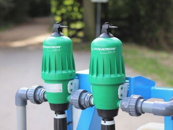 Afbeeldingen van WCR Slanghaspel 335mm Ø1" (2x Dosatron D3GL2+BP & Ec Meter) (Opvoerpomp)