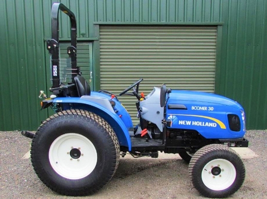 Afbeeldingen van New Holland Boomer 30 Tractor