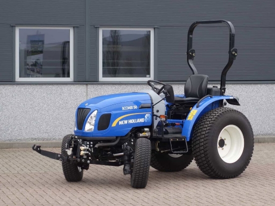 Afbeeldingen van New Holland Boomer 50 Tractor