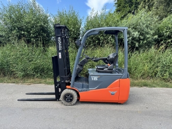 Afbeeldingen van Toyota heftruck 8FBE16T (3 wiel) s/n 12904