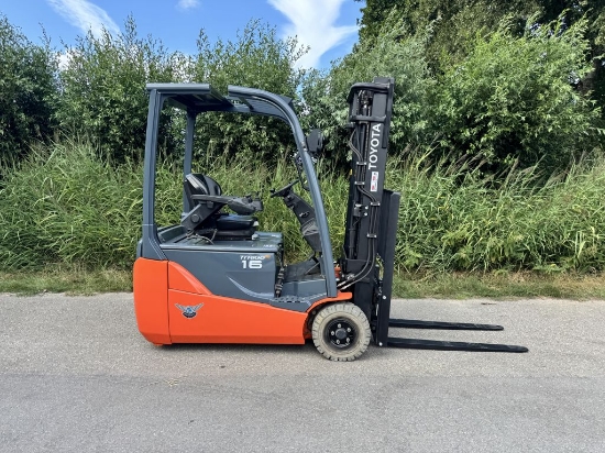 Afbeeldingen van Toyota heftruck 8FBE16T (3 wiel) s/n 12904