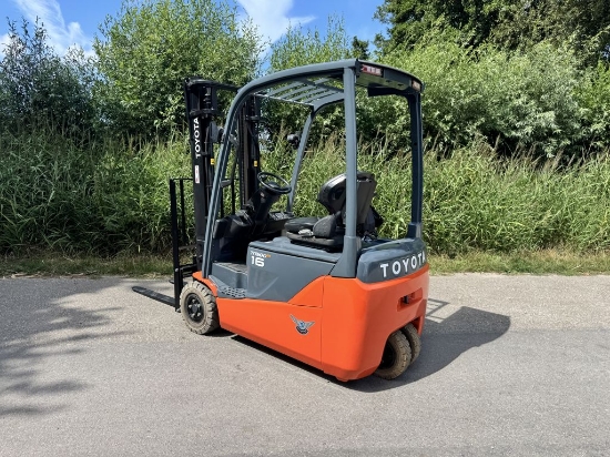 Afbeeldingen van Toyota heftruck 8FBE16T (3 wiel) s/n 12904