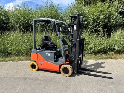 Afbeeldingen van Toyota heftruck 8FBMK16T (4 wiel) s/n 12904