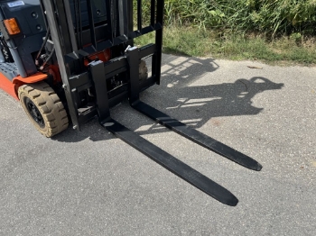 Afbeeldingen van Toyota heftruck 8FBMK16T (4 wiel) s/n 12904