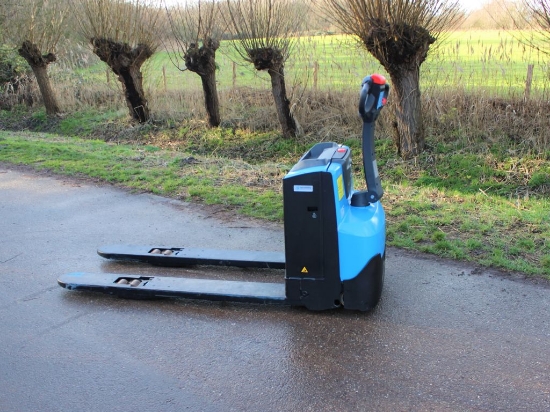 Afbeeldingen van Cesab P225 Elektro Handpallettruck