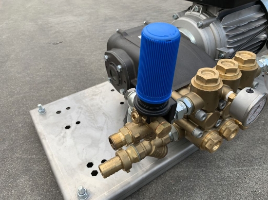 Afbeeldingen van Mazzoni GM35170R Plunjer Pompset 35l/min~50bar 4,0kW, 400V