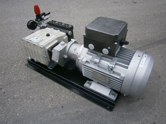 Afbeeldingen van Imovilli P63 Plunjer Pompset 42l/min~50bar 4,0kW 400V (Reductor)