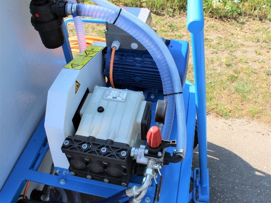 Afbeeldingen van Spuitwagen 600K - Plunjerpomp P63 42l/min~50bar - WCR (Draaibaar)