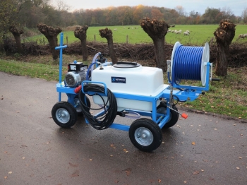Afbeeldingen van Spuitwagen 200T - Plunjerpomp GM35 35l/min~50bar - Handhaspel 300mm (Draaibaar)