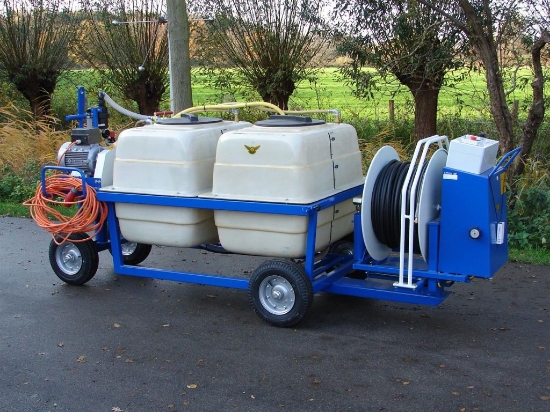 Afbeeldingen van Spuitwagen 2x400T - Plunjerpomp P63 42l/min~50bar - WCR