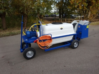 Afbeeldingen van Spuitwagen 600T - Plunjerpomp P63 42l/min~50bar - WCR Draaibaar