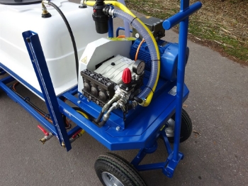 Afbeeldingen van Spuitwagen 600T - Plunjerpomp P63 42l/min~50bar - WCR Draaibaar