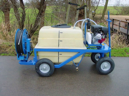 Afbeeldingen van Spuitwagen 400T - Honda + WS102 21 l/min~100bar - Veerhaspel Draaibaar