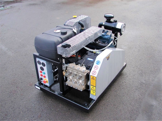 Afbeeldingen van Diesel Aangedreven Pompset - Pratissoli plunjerpomp KF28 (kubota V1505)