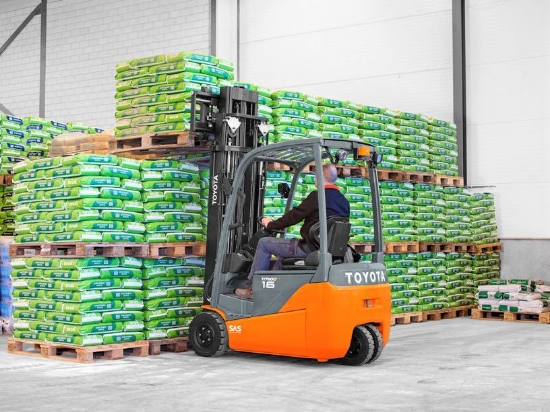 Afbeeldingen van Toyota Traigo 48 1.6T Heftruck (3 Wielen)