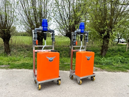 Afbeeldingen van Doseerunit op RVS frame - Dosatron D3RE10 AF/VF