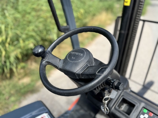 Afbeeldingen van Toyota heftruck 8FBE16T (3 wiel) s/n 12904