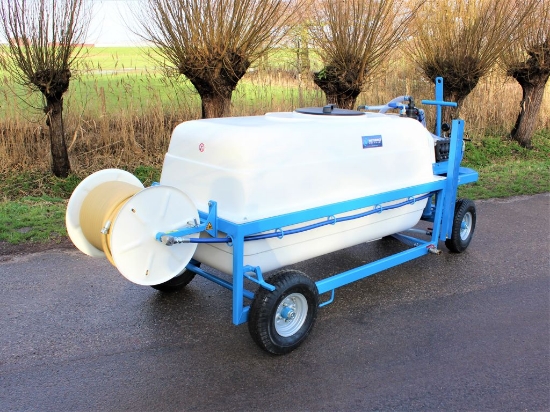 Afbeeldingen van Spuitwagen 1000T - Plunjerpomp P63 42l/min~50bar - Handhaspel 450mm