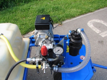 Afbeeldingen van Spuitwagen 200T - Plunjerpomp PM33 19l/min~50bar