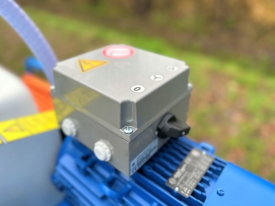 Afbeeldingen van Spuitwagen 200T - Plunjerpomp GM40 50l/min~50bar - Handhaspel 300mm (Draaibaar)